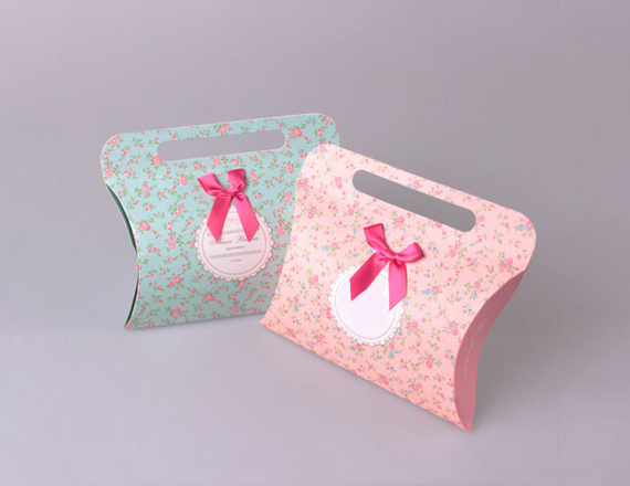 luxury pillow boxes with handle