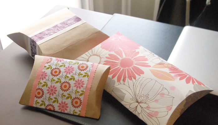 printed paper pillow boxes