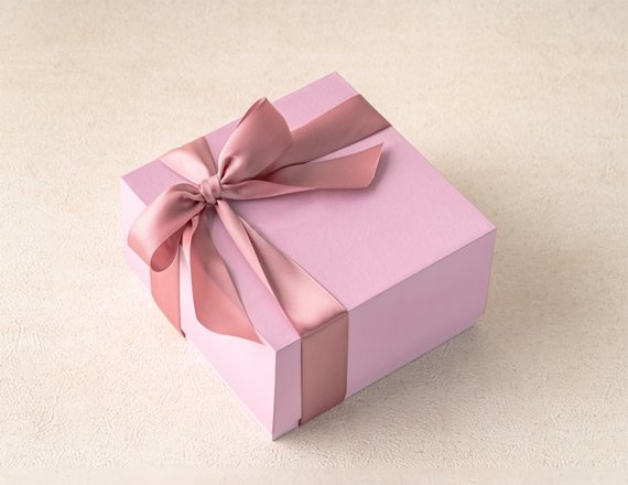 white gift boxes with lids